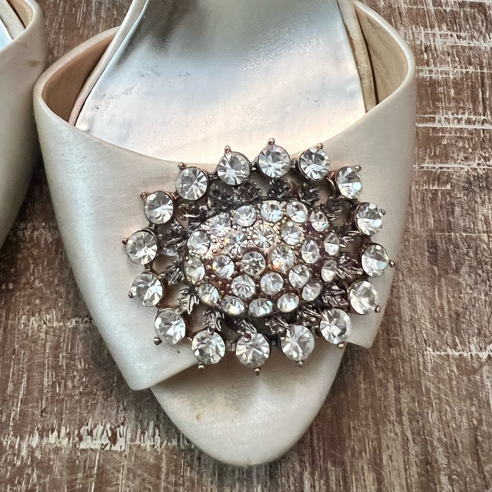 Badgley Mischka Lacie Satin Pumps Ivory Size 7.5 - Picture 8 of 8